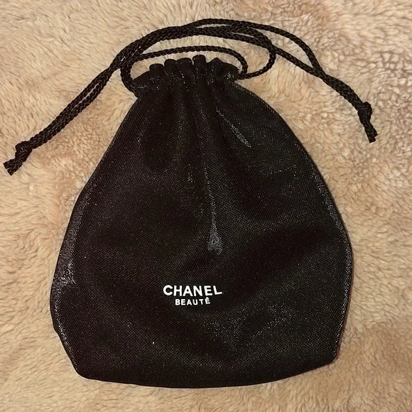 Chanel Black Drawstring Bag and Velvet Compact Slip Case - Picture 2 of 8